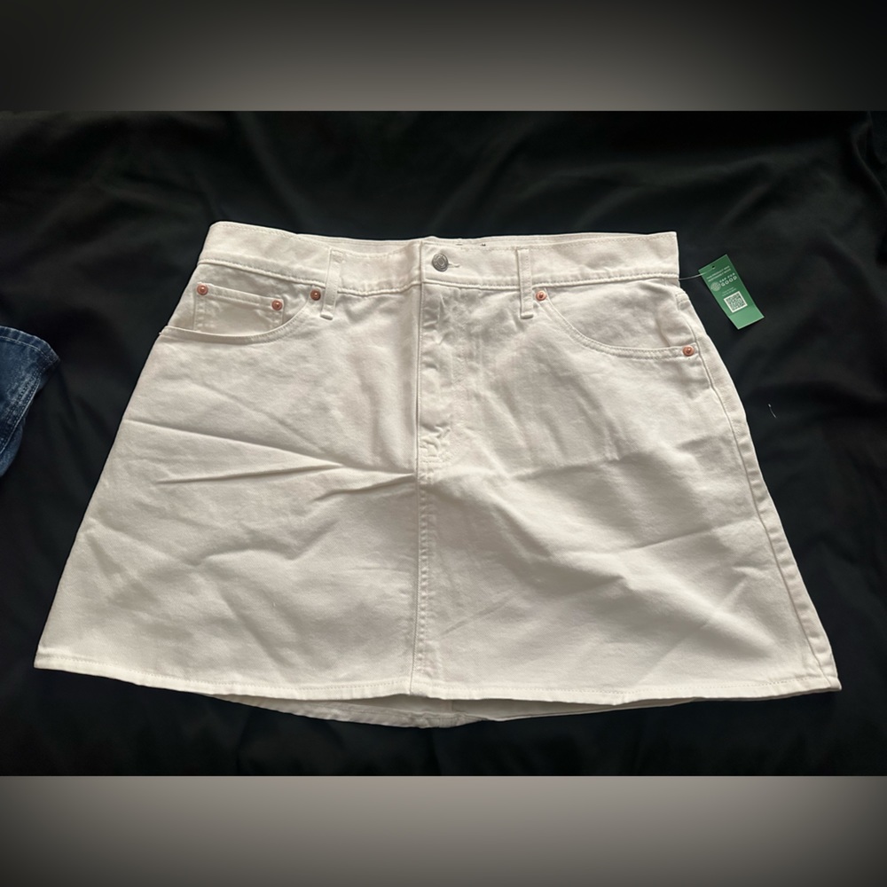 Brand new white jean skirt form GAP.